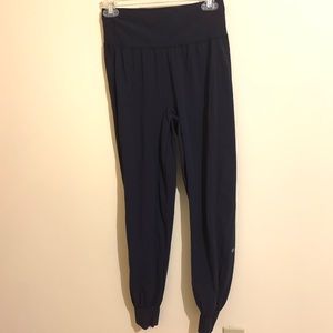 Navy blue lululemon jogger pants